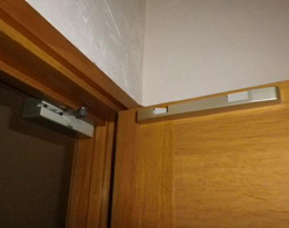 福岡を拠点にアパート・マンションのリフォーム・リノベーションをするホームドクター美雲のドア エコキャッチ(衝撃吸収キャッチ)